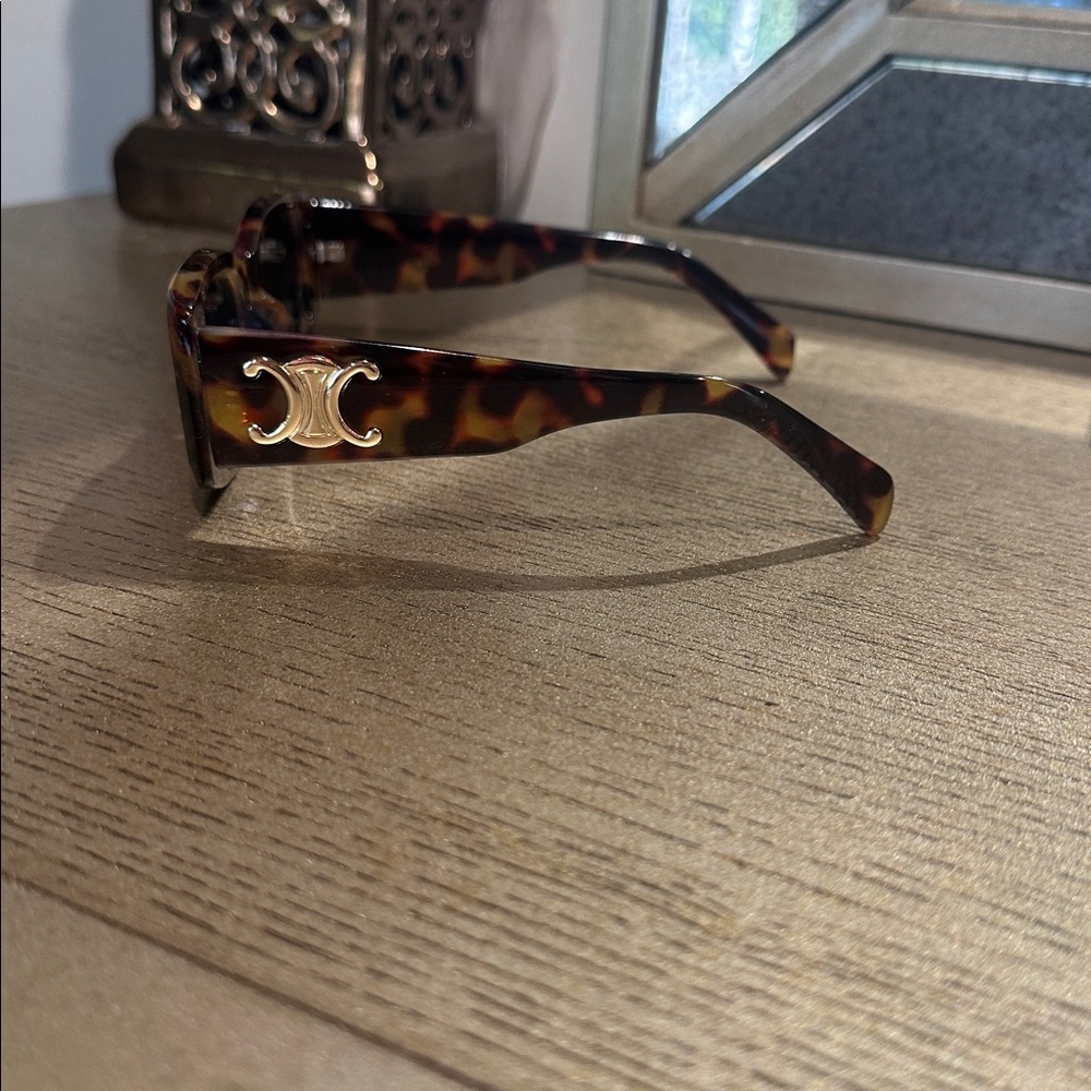 Women’s sunglasses
